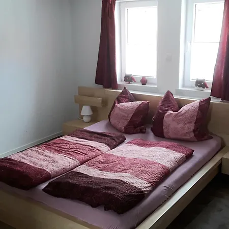 85 , Rhön , Ortsmitte , Frisch Saniert , Mierdel Apartment *