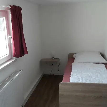 Lägenhet 85 , Rhoen , Ortsmitte , Frisch Saniert , Gaestehaus Mierdel