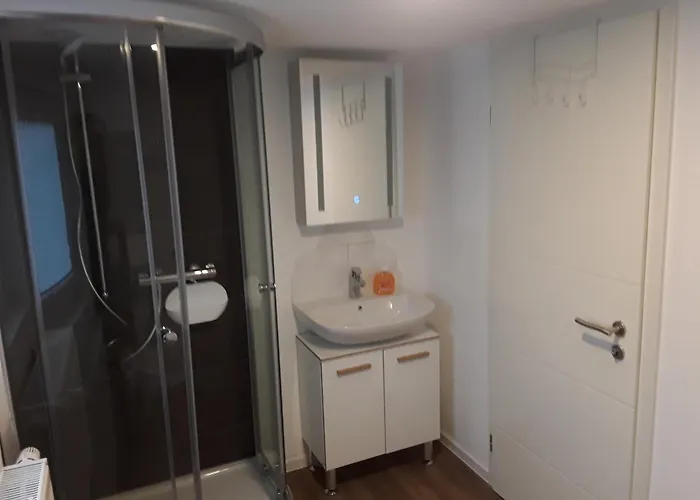 85 , Rhoen , Ortsmitte , Frisch Saniert , Gaestehaus Mierdel * Герсфельд