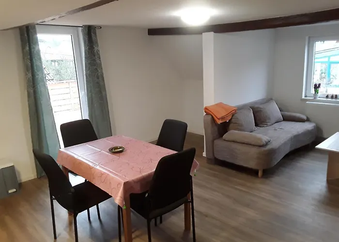 85 , Rhoen , Ortsmitte , Frisch Saniert , Gaestehaus Mierdel Апартаменты Герсфельд