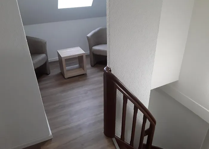 85 , Rhoen , Ortsmitte , Frisch Saniert , Gaestehaus Mierdel * Герсфельд